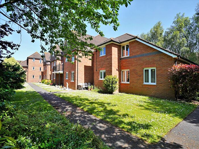 1 Bedroom Flat For Sale In Beaulieu Road, Dibden Purlieu, SO45