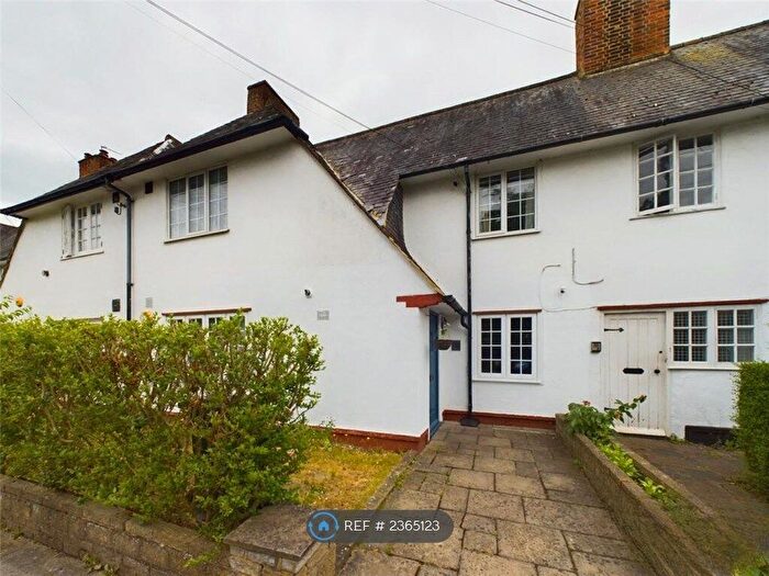 2 Bedroom Flat To Rent In Goldsmith Lane, London, NW9