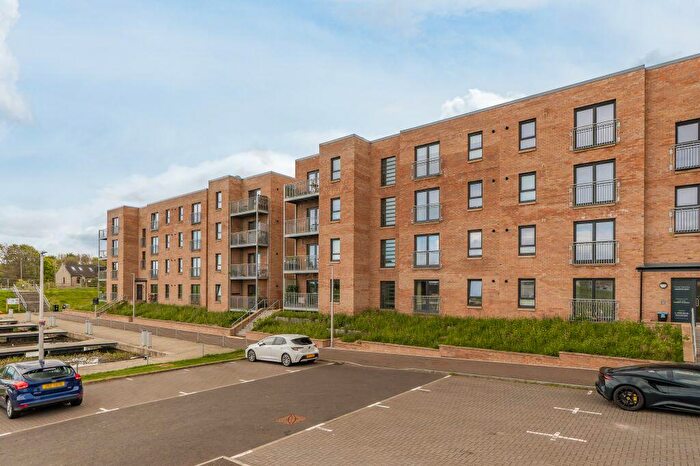 2 Bedroom Flat For Sale In Canal View, Winchburgh, EH52