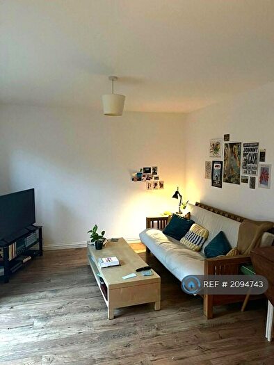 2 Bedroom Flat To Rent In Kniveton Close, Derby, DE22