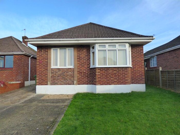 2 Bedroom Detached House To Rent In Charmwen Crescent, West End, SO30