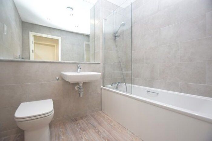 2 Bedroom Flat To Rent In Dun Fields, Sheffield, S3