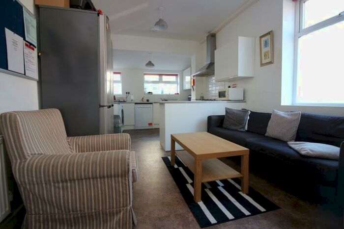6 Bedroom Terraced House To Rent In Tewkesbury Street, Cathays, CF24
