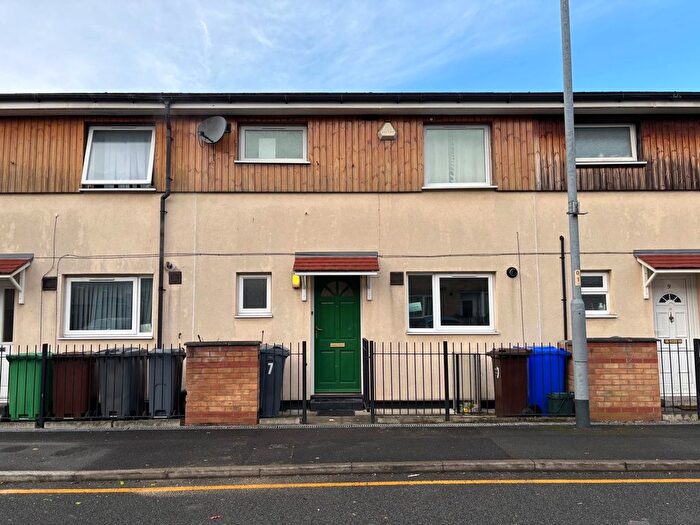 3 Bedroom Terraced House To Rent In Torquay Close, Manchester, M13