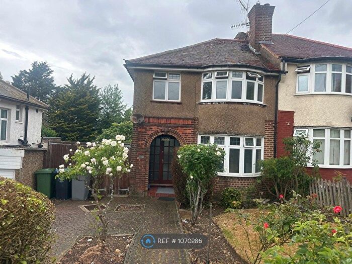 4 Bedroom Semi-Detached House To Rent In Oaklands Hill, London, HA9
