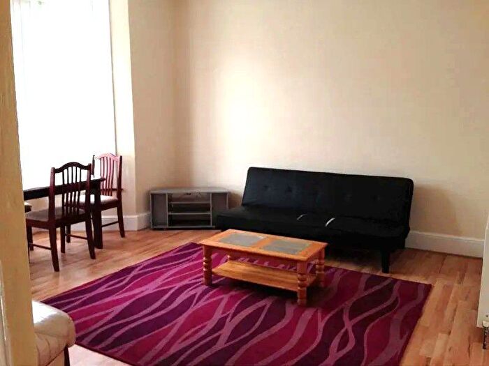 1 Bedroom Flat To Rent In Sunnyside Road, Ilford, IG1