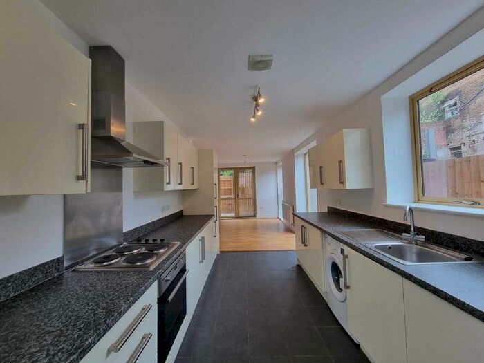 2 Bedroom Flat To Rent In High Road, South Tottenham, N15