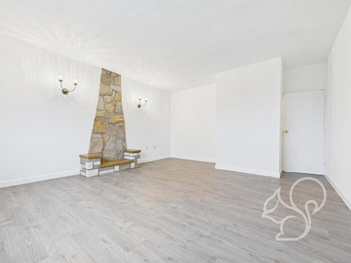 2 Bedroom Apartment For Sale In Seaview Avenue, West Mersea, CO5