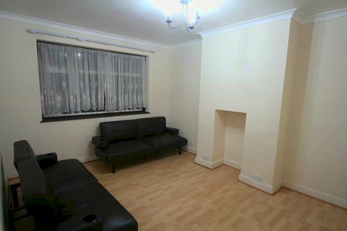 1 Bedroom Property To Rent In Gurney Road, Northolt, UB5