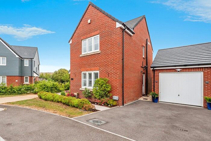 3 Bedroom Detached House For Sale In Rosebay Drive, Weymouth, DT3