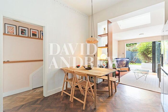 2 Bedroom Flat To Rent In Somerfield Road, London, N4