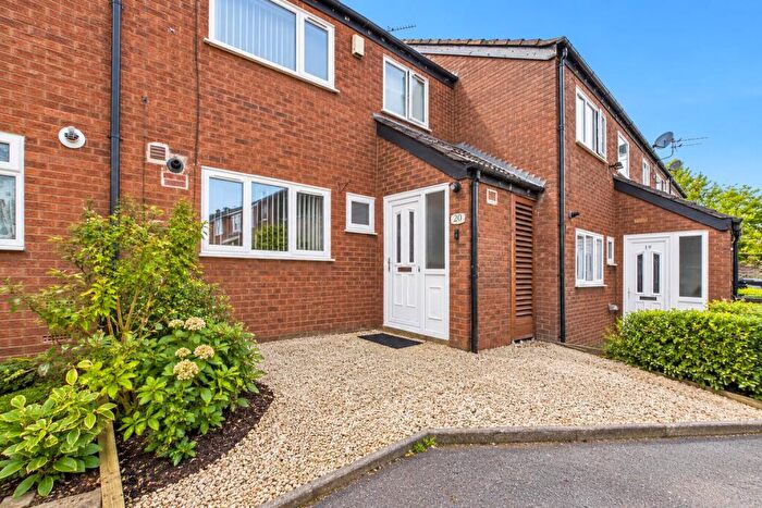3 Bedroom Terraced House For Sale In Victoria Close, Stockport, Greater Manchester, SK3