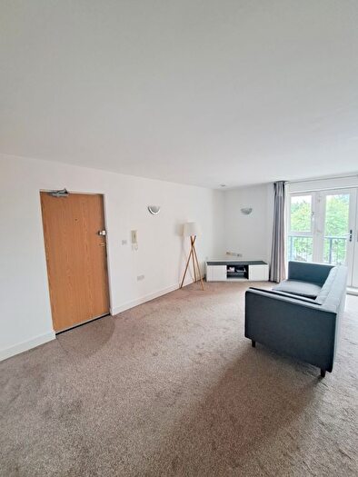 1 Bedroom Flat To Rent In Apartment, Cantilever Gardens, WA4