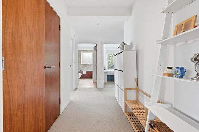 3 Bedroom Apartment For Sale In Hackney Road, Shoreditch, E2 - Photo 12