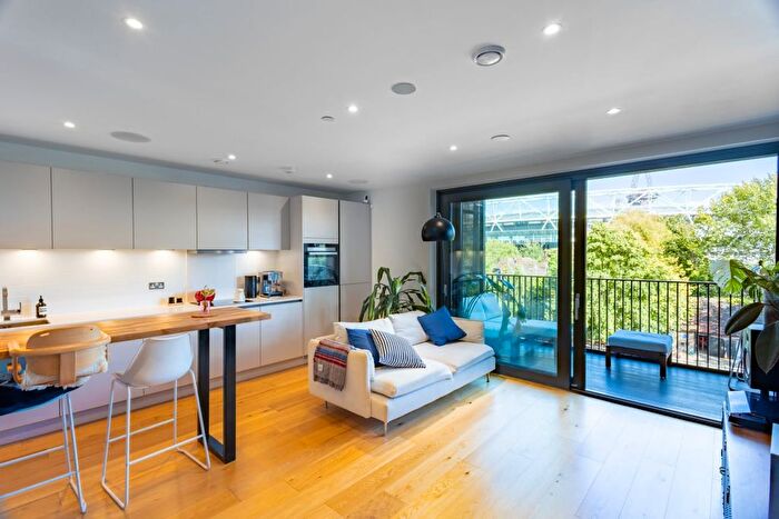 1 Bedroom Flat For Sale In Bannister House, Skippers Yard, London, E3