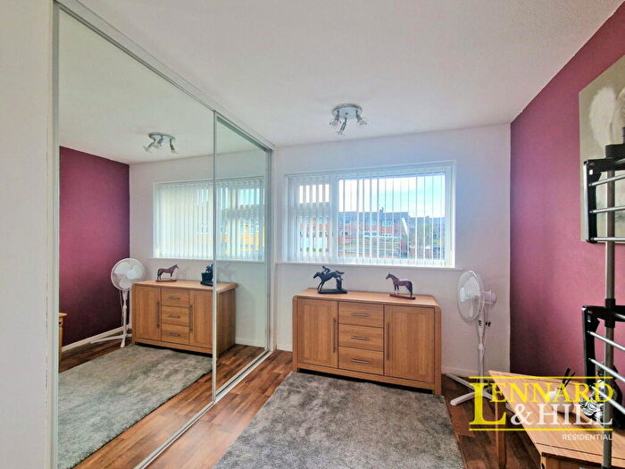 3 Bedroom Terraced House For Sale In Hollowfield Avenue, Little Thurrock, Grays, RM17