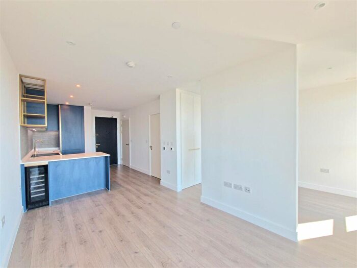 Studio To Rent In Beresford Avenue, Wembley, HA0