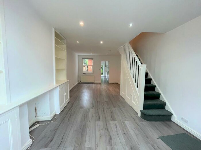 2 Bedroom House To Rent In Warberry Road, Wood Green, N22