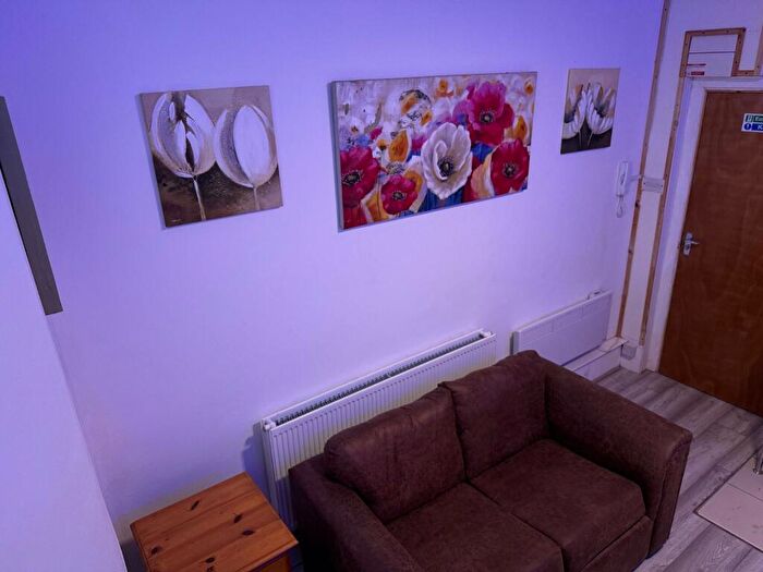 5 Bedroom Terraced House To Rent In Bromford Lane, West Bromwich, B70