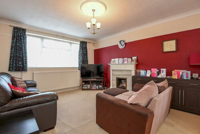 3 Bedroom Semi-Detached House To Rent In Bushey Mill Lane, Bushey, WD23