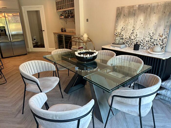 4 Bedroom Semi-Detached House For Sale In Southborough Lane, Bromley, BR2
