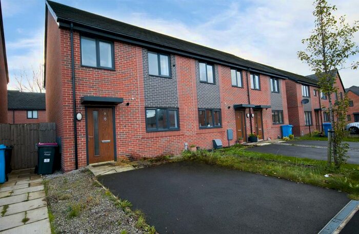 3 Bedroom House To Rent In Britannia Street, Salford, M6