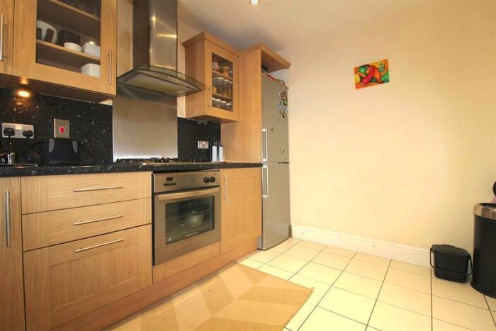 3 Bedroom Semi-Detached House To Rent In Willow Close, Maidenhead, SL6