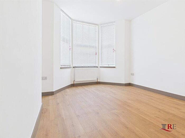 2 Bedroom Flat To Rent In Oldfield Road, London, NW10