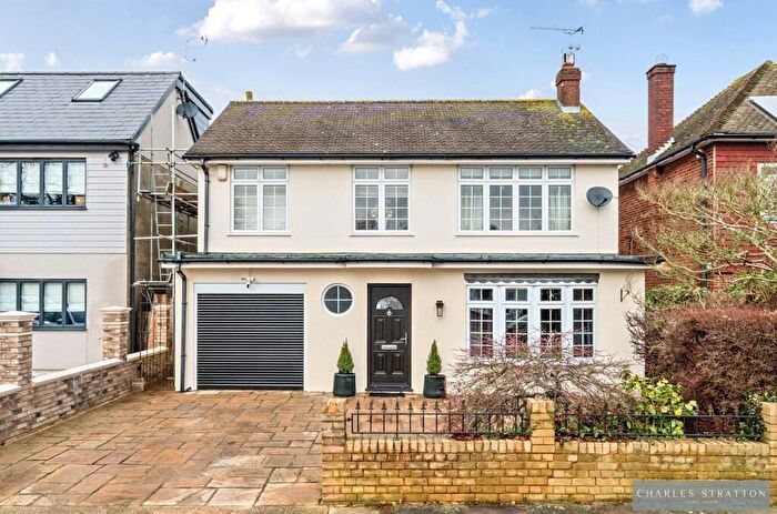 4 Bedroom Detached House For Sale In Brook Road, Gidea Park, RM2
