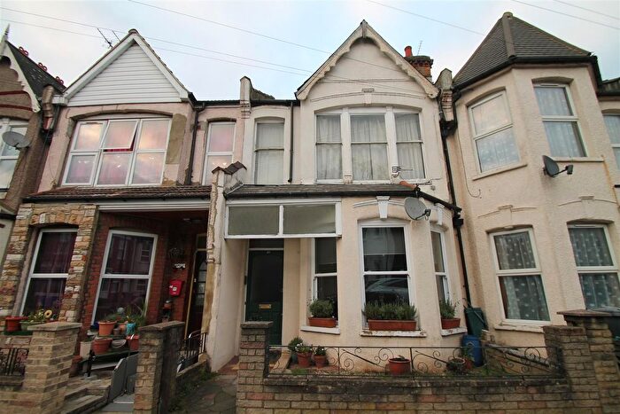 2 Bedroom Flat To Rent In Arcadian Gardens, London, N22