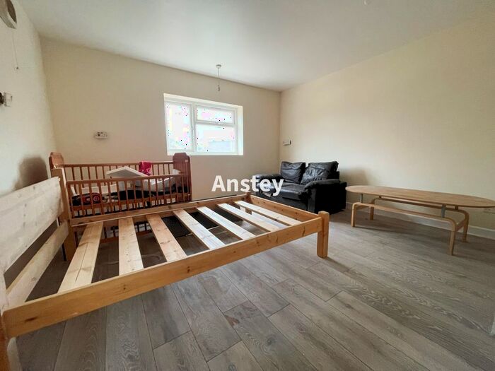 1 Bedroom Flat To Rent In Landguard Road, Southampton, SO15
