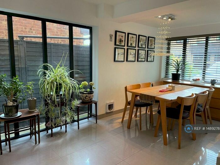 3 Bedroom Detached House To Rent In Harebell Close, Cambridge, CB1