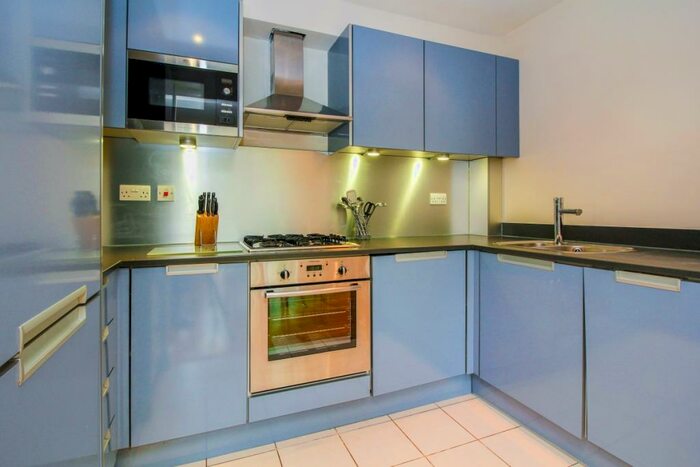 2 Bedroom Apartment To Rent In Five Mile Drive, Oxford, OX2