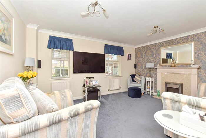 4 Bedroom Detached House For Sale In Penny Cress Road, Minster-On-Sea, Kent, ME12