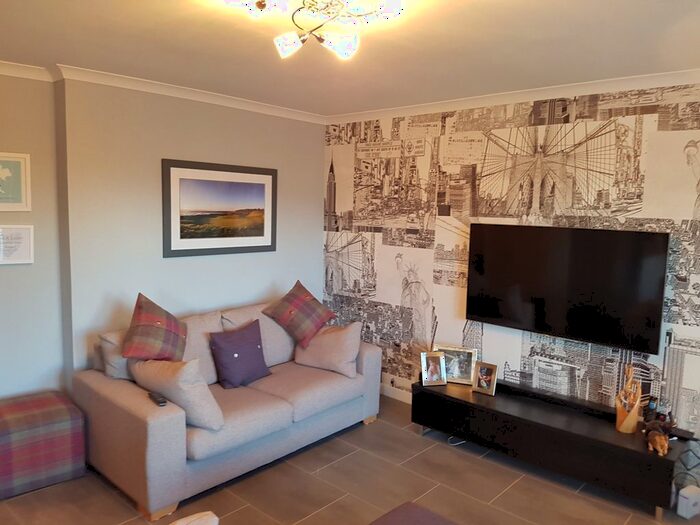 2 Bedroom Flat To Rent In Mountview Gardens, Rosemount, Aberdeen, AB25