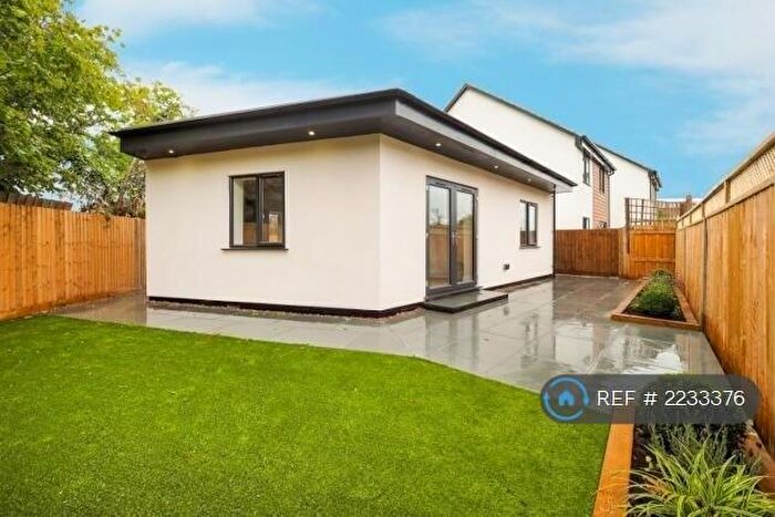 1 Bedroom Bungalow To Rent In Hillcross Avenue, London, SM4