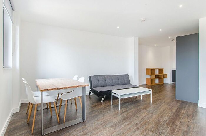 1 Bedroom Flat To Rent In Thomas York House, Woolwich, London, SE18