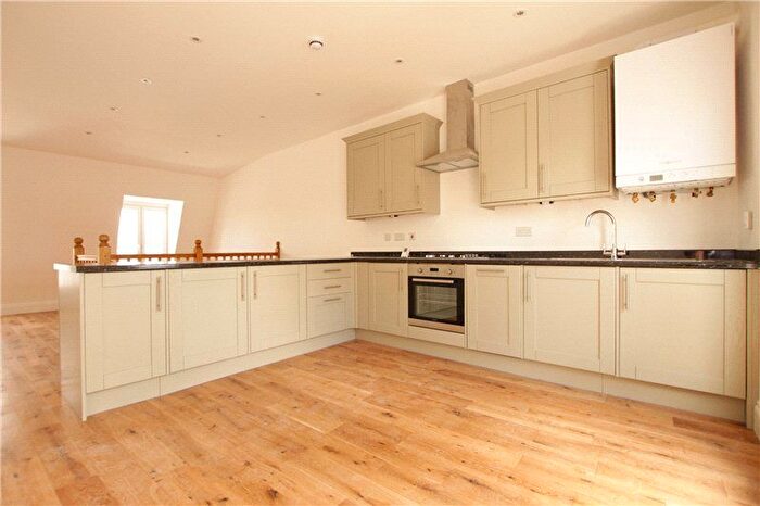 3 Bedroom Flat To Rent In Putney High Street, West Putney, SW15