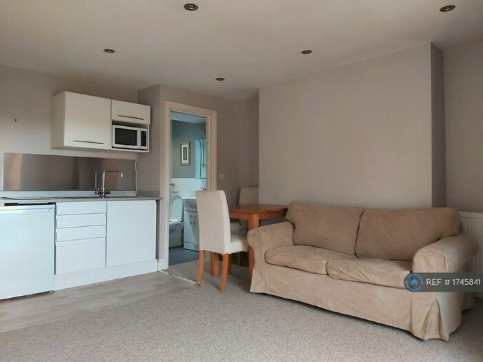 Studio To Rent In Clouds Hill Road, Bristol, BS5