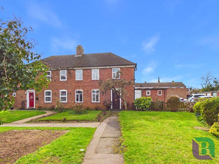 3 Bedroom Semi-Detached House For Sale In Mount Pleasent, Ridgmont, MK43