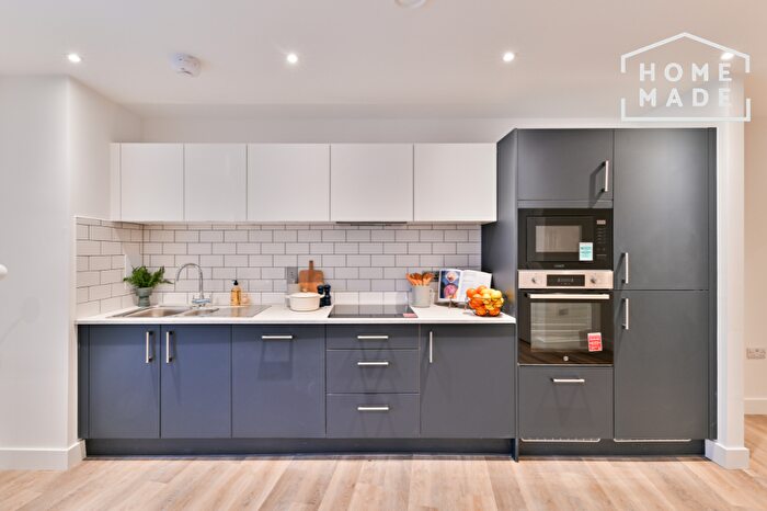 2 Bedroom Flat To Rent In The Charter, DA12