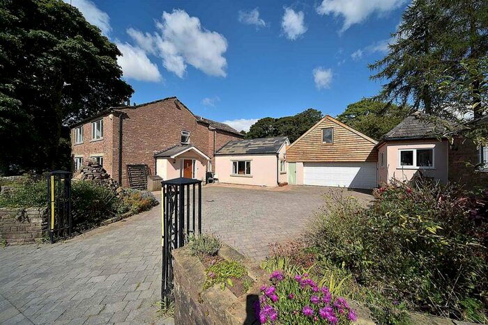 5 Bedroom Detached House For Sale In Buxton Old Road, Macclesfield, SK11