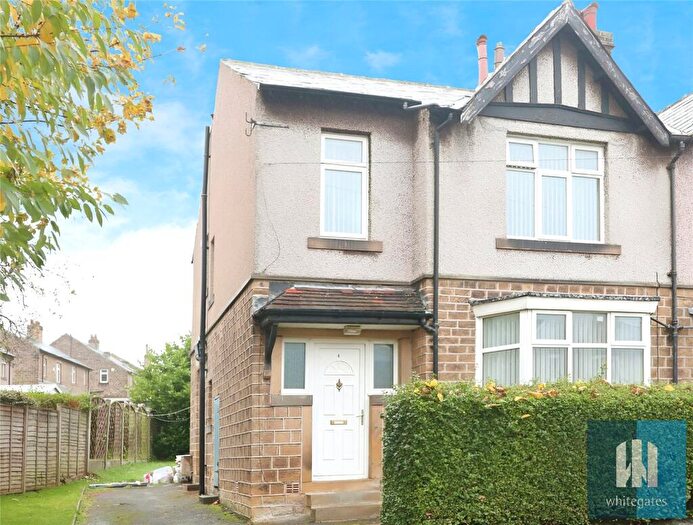 3 Bedroom Semi-Detached House To Rent In Park Grove, Springwood, Huddersfield, HD1