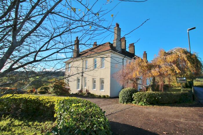 3 Bedroom Apartment For Sale In Dean Road, Newnham, GL14