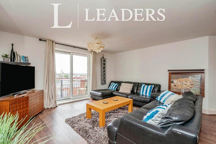 2 Bedroom Flat To Rent In Brecon House, The Canalside, PO1