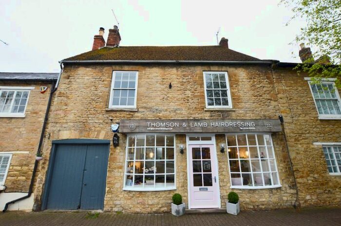 3 Bedroom Flat To Rent In High Street, Olney, MK46