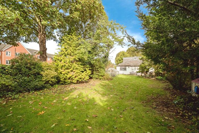6 Bedroom Bungalow For Sale In Mavis Grove, Hornchurch, Essex, RM12