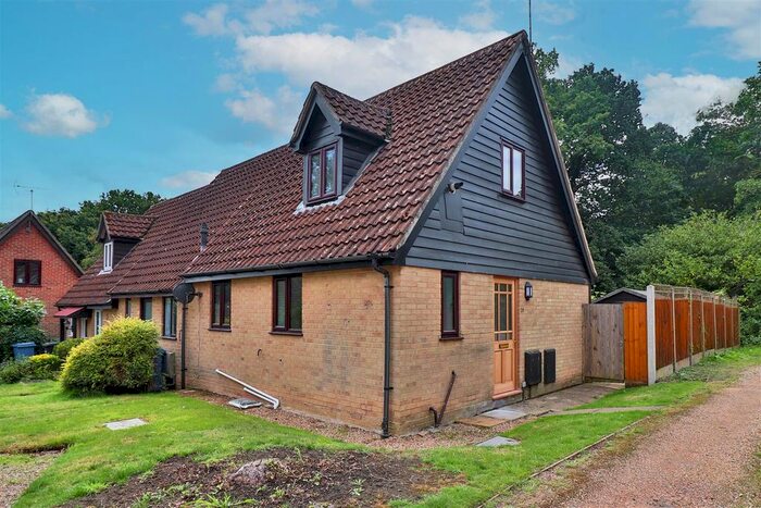 2 Bedroom Cottage To Rent In Aylward Close, Hadleigh, Ipswich, IP7