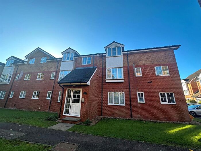 Studio To Rent In Holm Oak Park, Hagden Lane, Watford, WD18