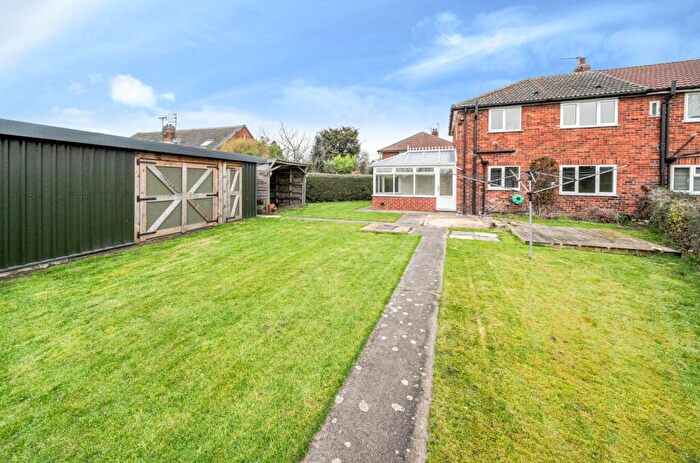 3 Bedroom Town House For Sale In Manor Garth, Kellington, Goole, DN14